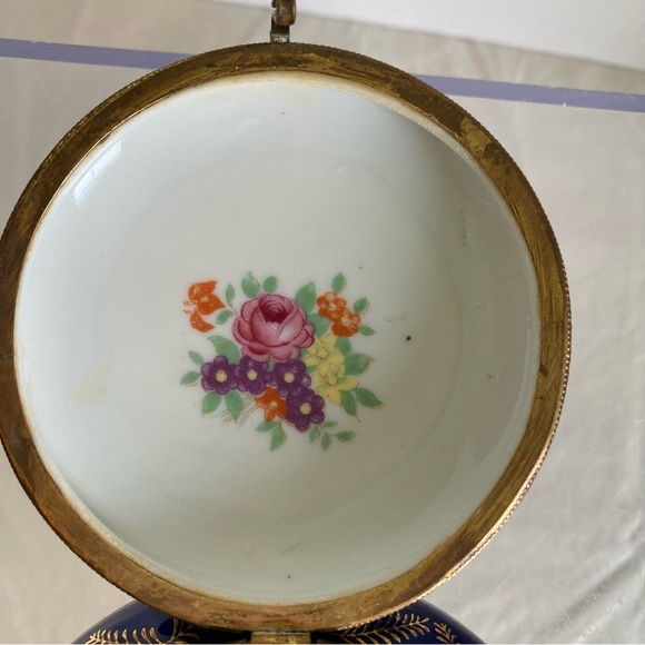 Porcelain Cobalt Blue Trinket Box. JAPAN - Picture 4 of 6